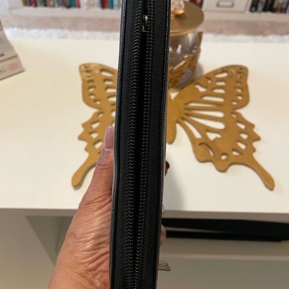 CHANEL Black Leather Zip Wallet - Picture 7 of 7